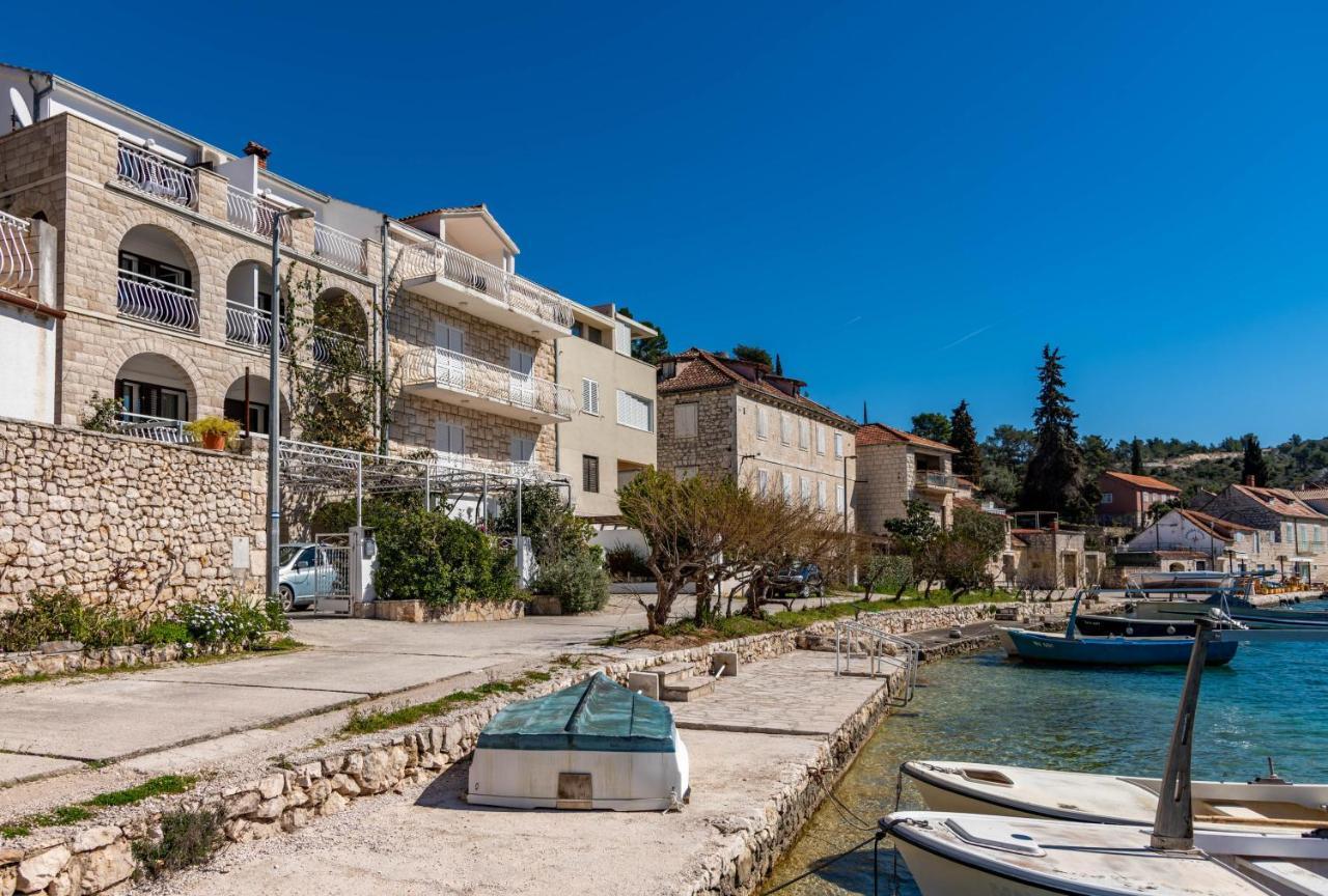 Amare Apartments Bobovisca Esterno foto